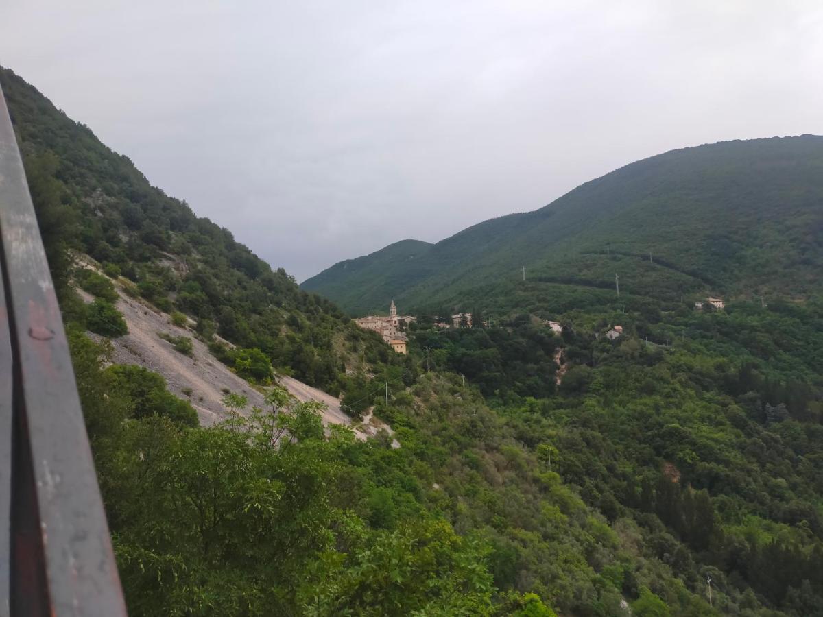 Traivicolidifoligno Hotel Kültér fotó